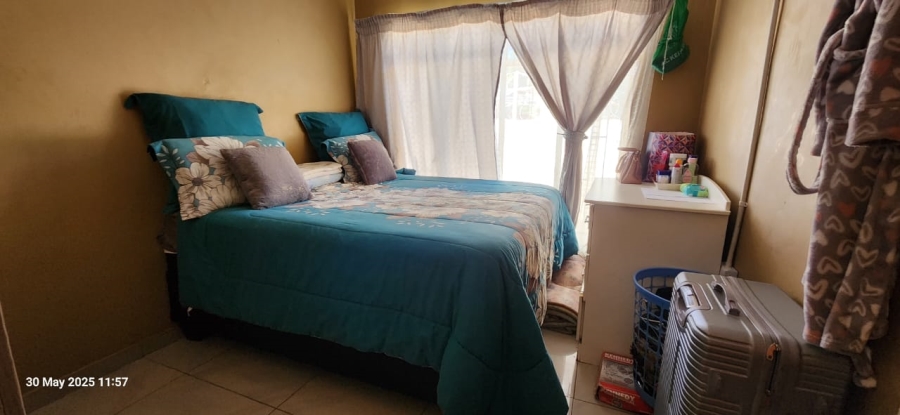 To Let 1 Bedroom Property for Rent in Oos Einde North West